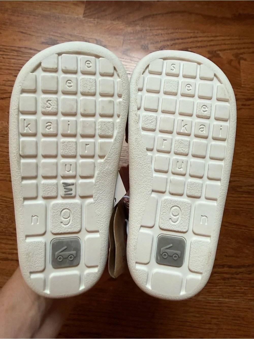 NEW SKR Basics Logan Velcro Sandals in Eose Iridescent Sz 9